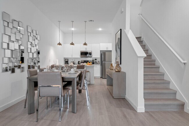 Photo - 352 Famagusta Dr