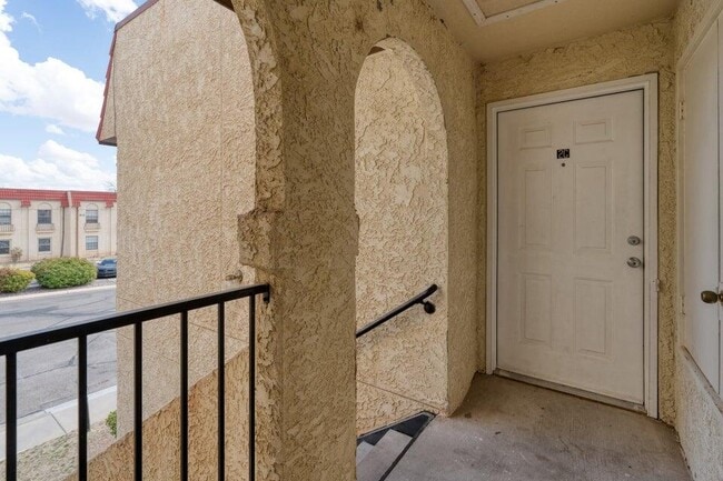 Photo - 811 Country Club Dr SE Unit Apt 2C