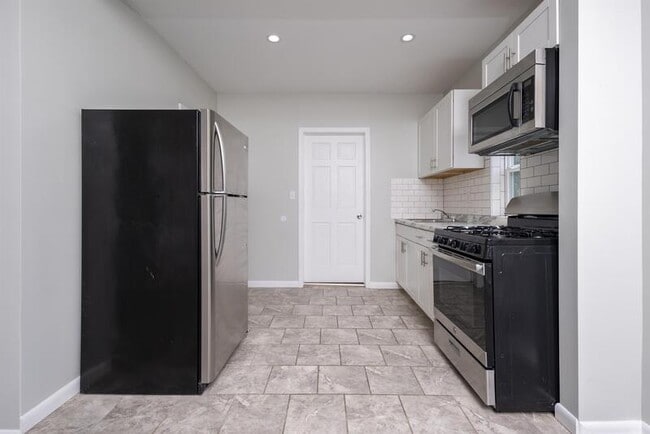 Photo - 338 Saratoga St