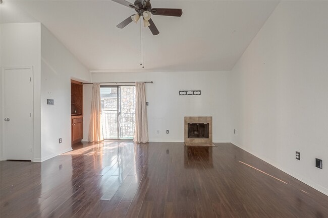 Photo - 3758 Tanglewilde St Unit 2