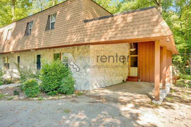 Photo - 1461 Palisades Rd