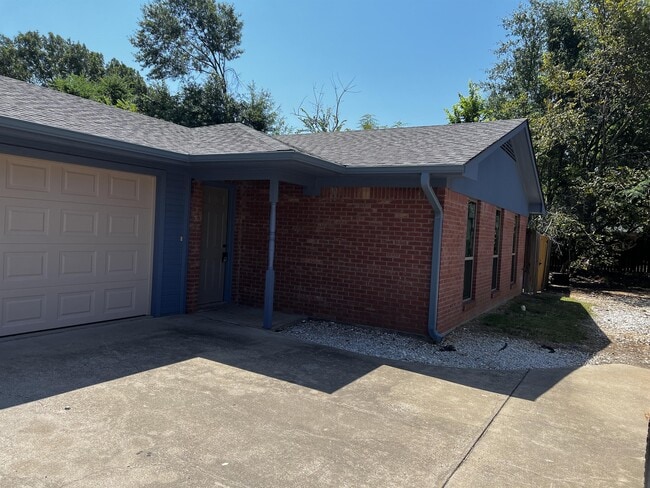 Building Photo - 3617 McDonald Rd Rental