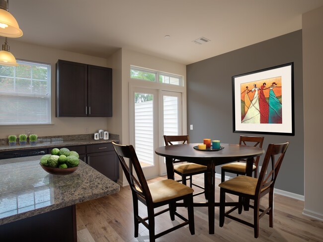 Comedor - Avalon Garden City