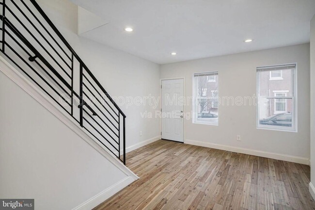 Photo - 2028 E Firth St