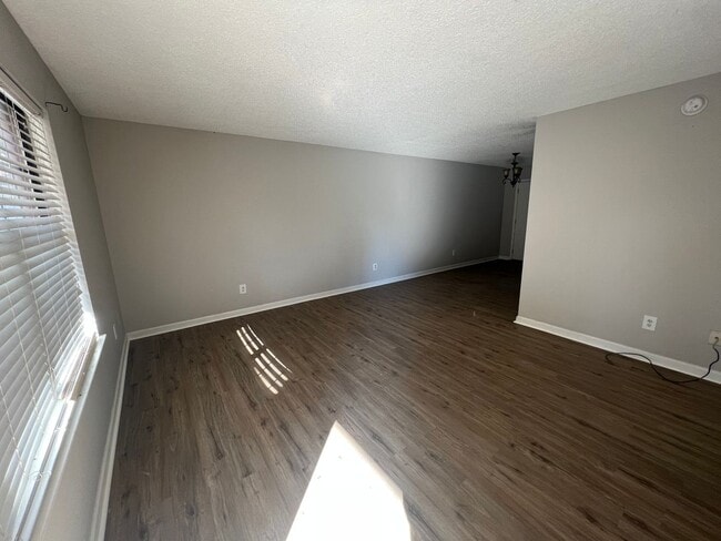 Photo - 129 Taylor Denton Ln Unidad A