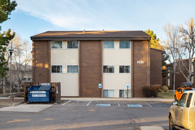 Photo - PINETREE Apts