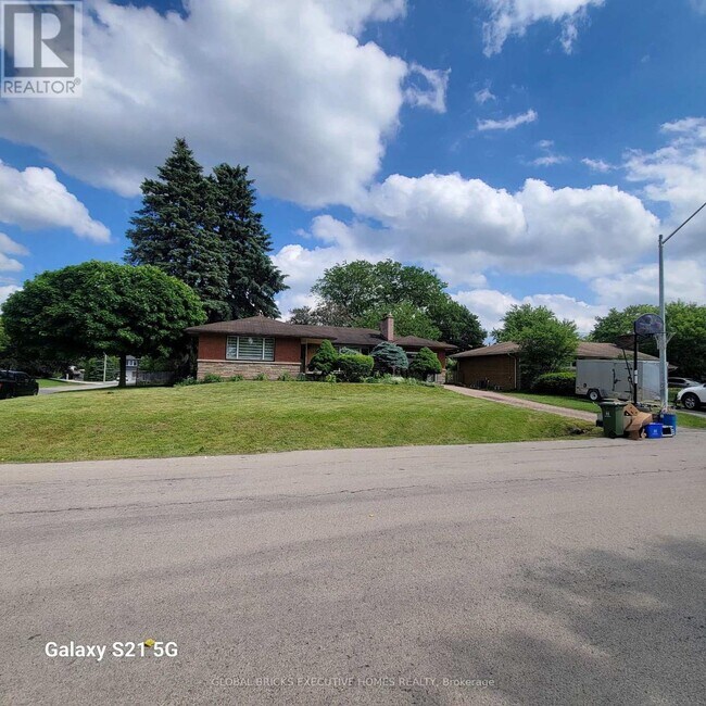 Photo - 123 Seneca Dr