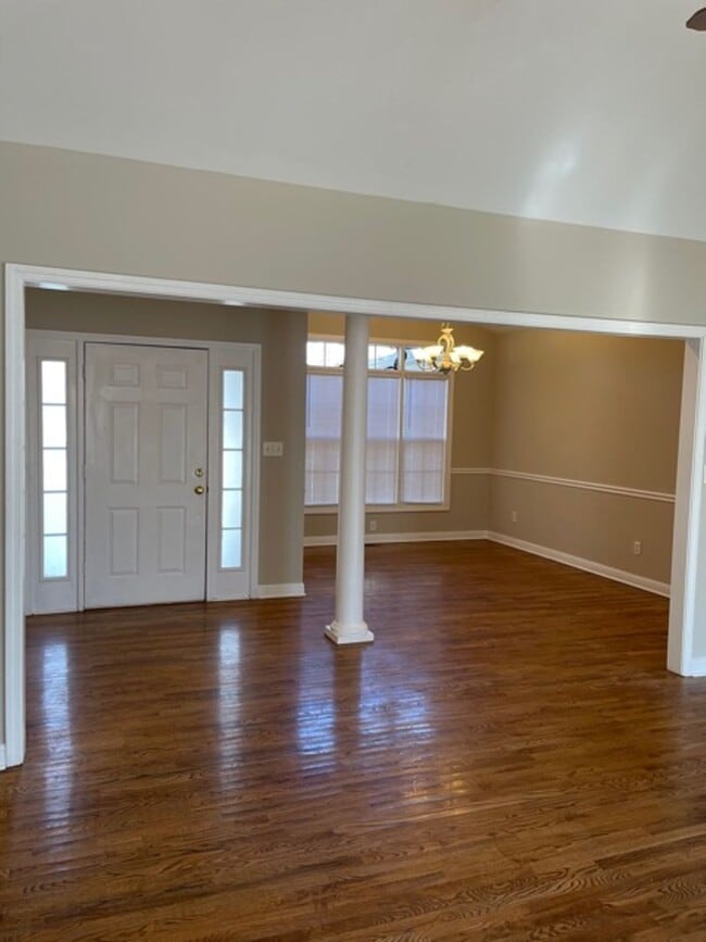 Photo - 921 Corydalis Ct