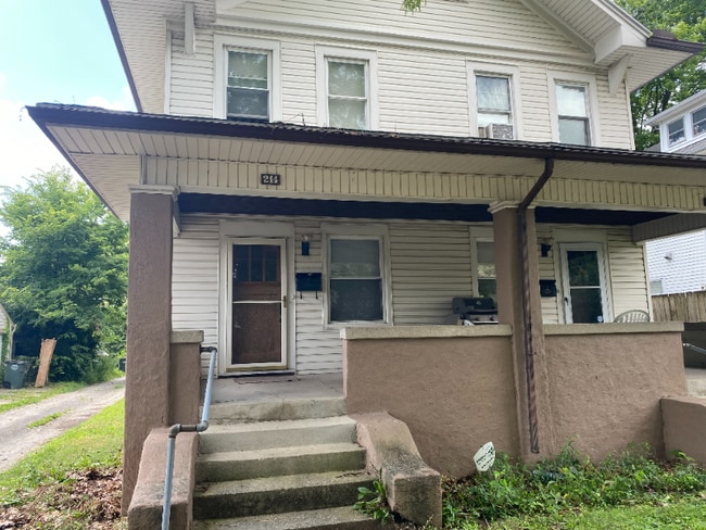 Building Photo - 214 Kenwood Ave Rental