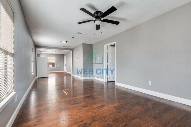 Photo - 1323 Grinnell St