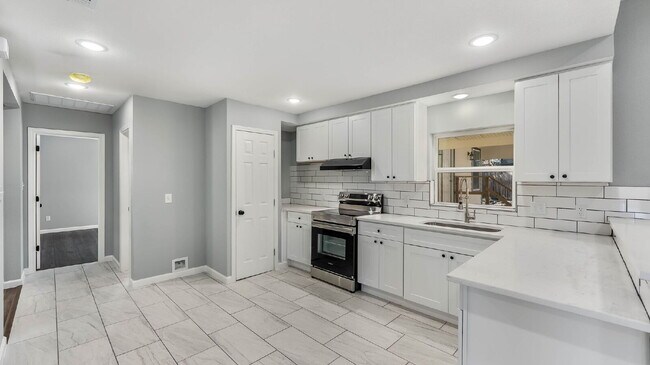 Photo - 474 Ridge Haven St