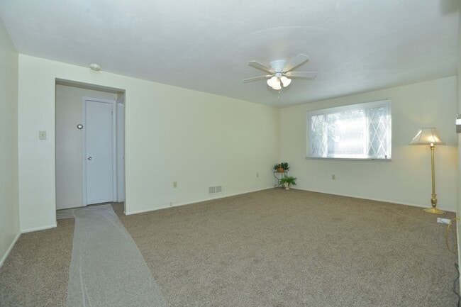 Livingroom - 135 Elmont St