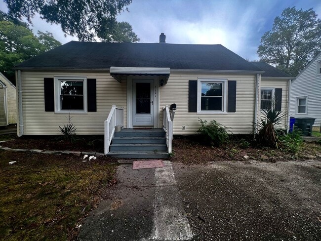 Building Photo - 8121 Old Ocean View Rd