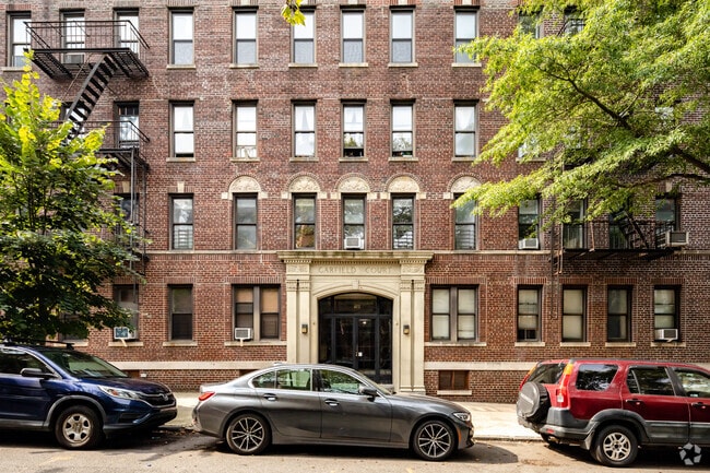 Photo - Garfield Court