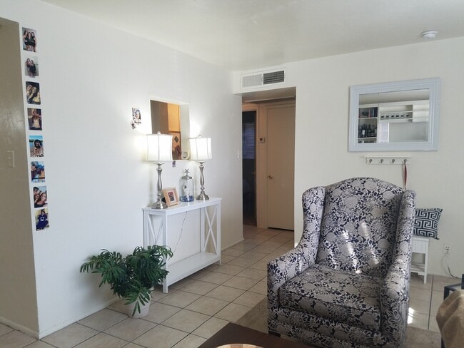 Photo - 1409 E Elm St