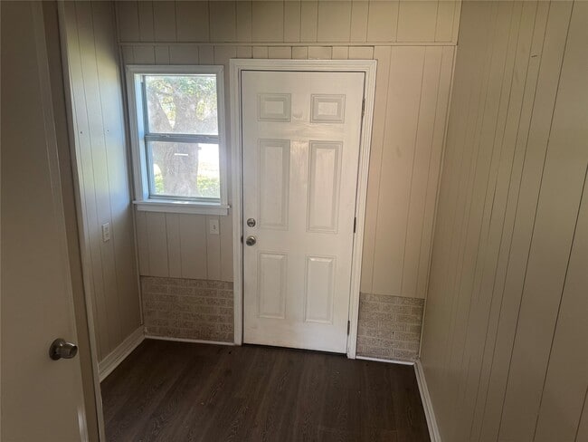 Building Photo - 115 Carter St