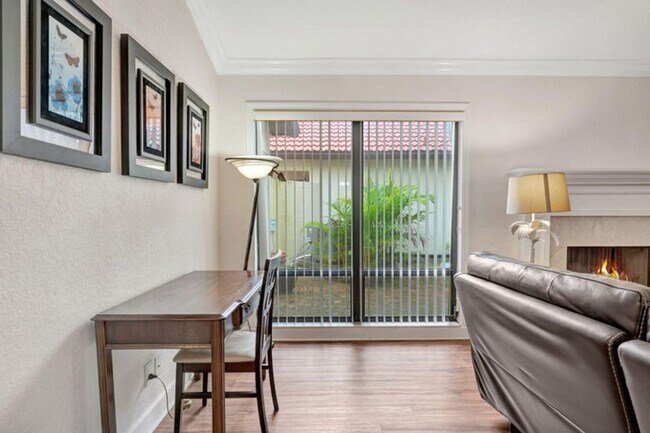 Photo - 12 Ironwood Way N