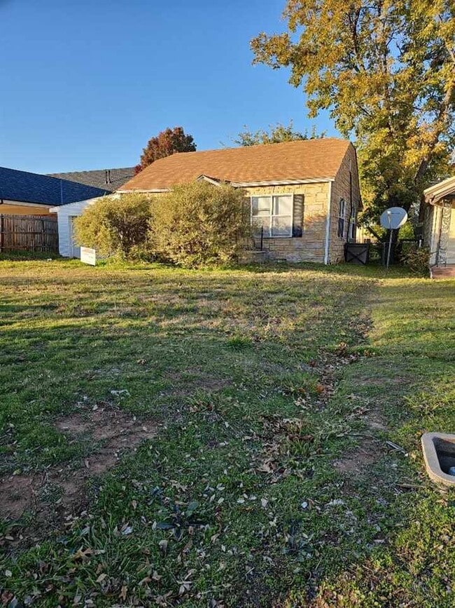 Photo - 1609 SW B Ave