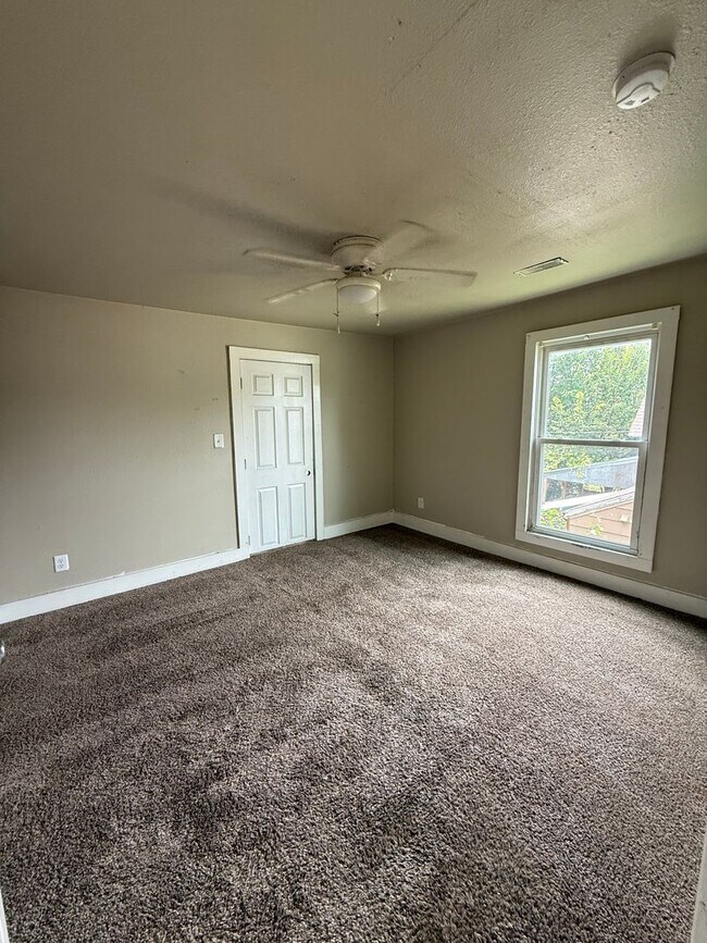 1527 3rd Ave S Unit 3