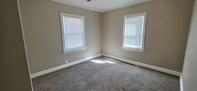 Photo - Adorable 3 Bedroom Bungalow Across from Mercy Hospital $1395!!!