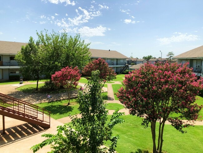 Hermoso patio - Midtown Reserve Apartments