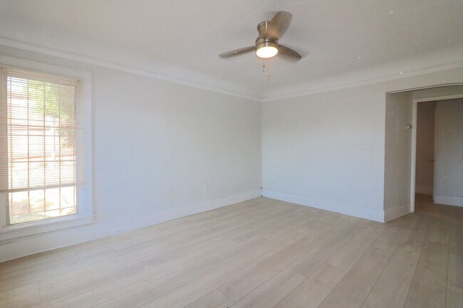 Photo - 859- 861 Euclid Avenue Unidad 861 Euclid Avenue