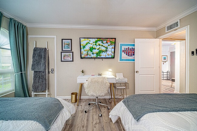 Photo - 910 Duncan Ln Unit ID1385483P