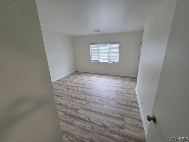 Photo - 255 Portage Rd