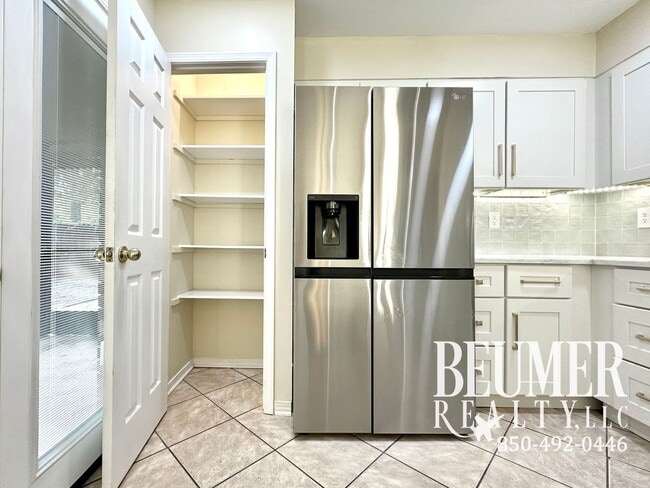 Photo - Stunning 2br/2.5bath Home Available for Rent