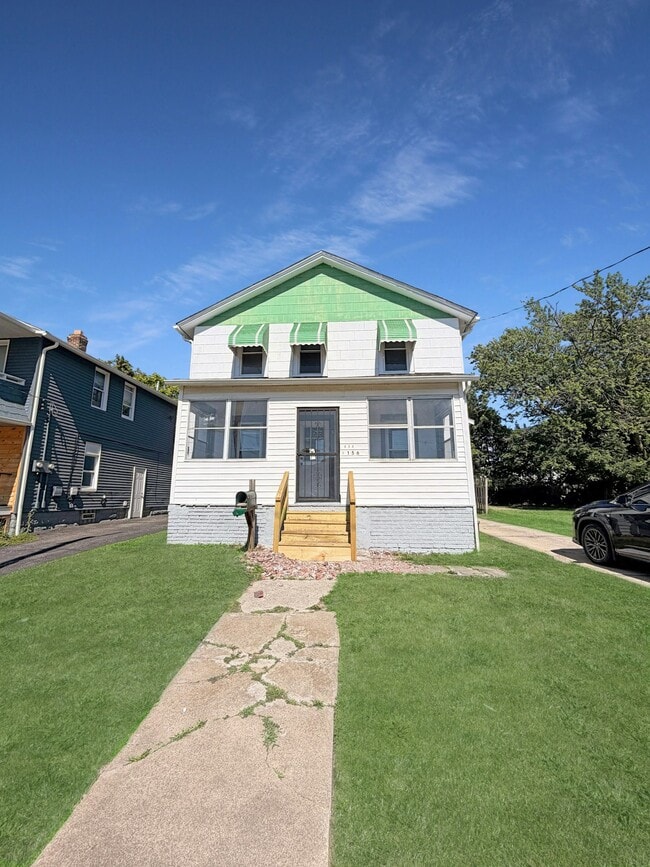 Building Photo - 433 E 156th St