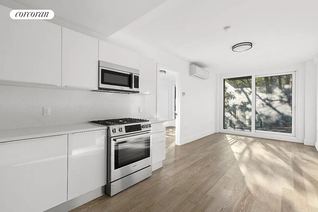 Building Photo - 1673 Ocean Ave Rental