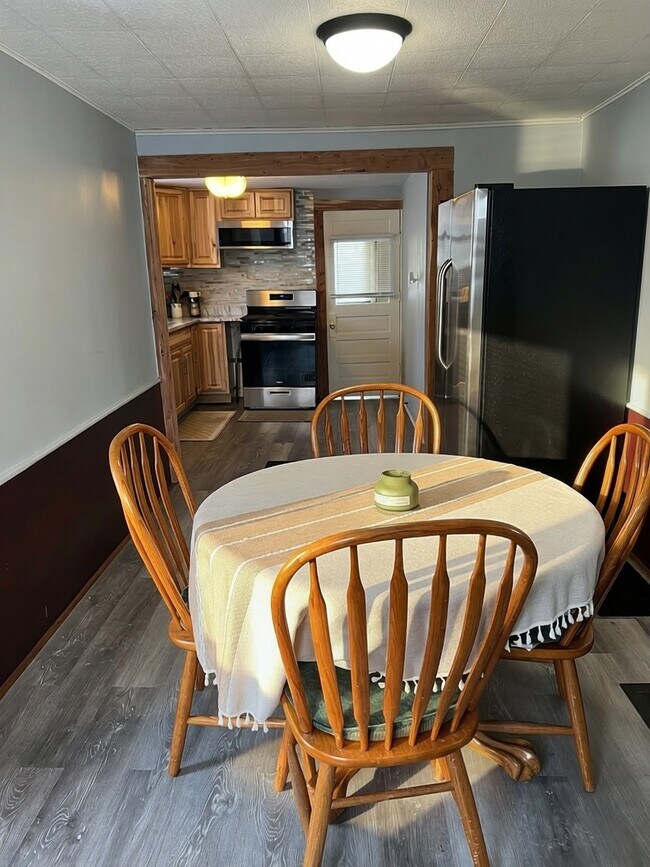 Photo - 300 N Madison St