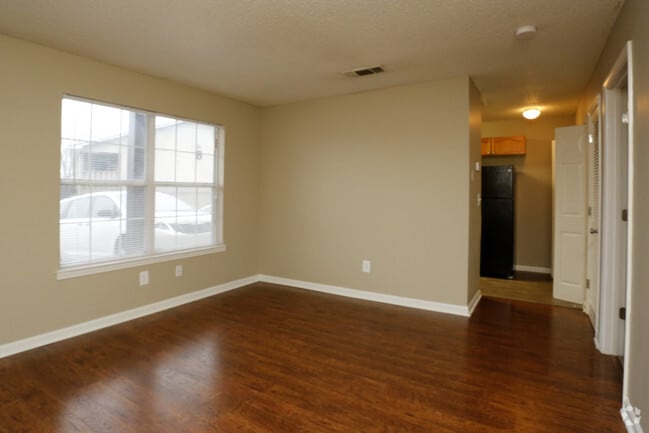 1BR,1BA