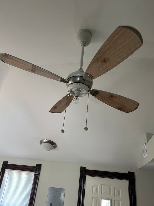 Photo - 909-911 Connecticut Unit 911