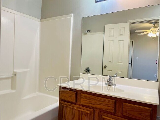 Photo - 502 N Chicago Ave