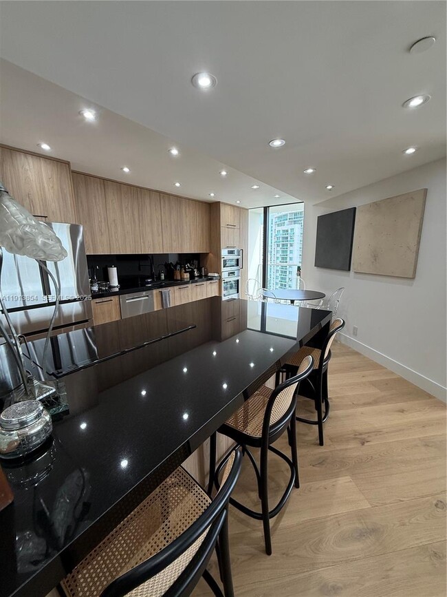 Photo - 19500 Turnberry Way Unit 18D