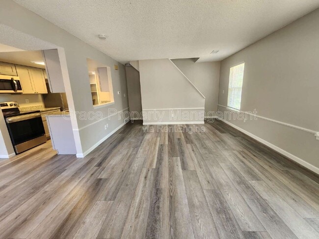 Photo - 24 Amesbury St