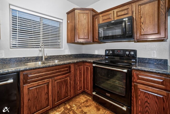 Photo - 2523 S 41st Ave