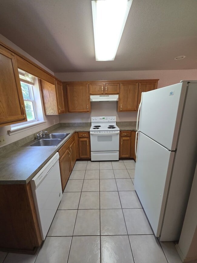 208 E F St Unit 3
