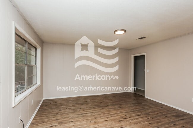 Photo - 187 E Woodcrest Dr