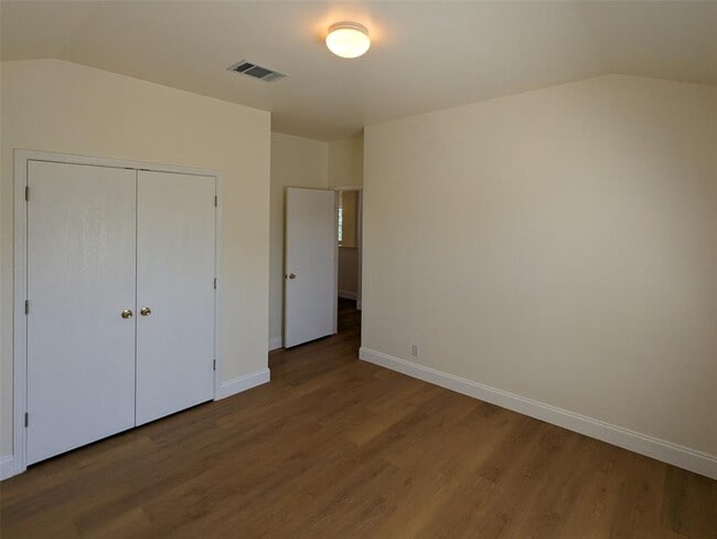 Photo - 4717 Lake Champlain Ln