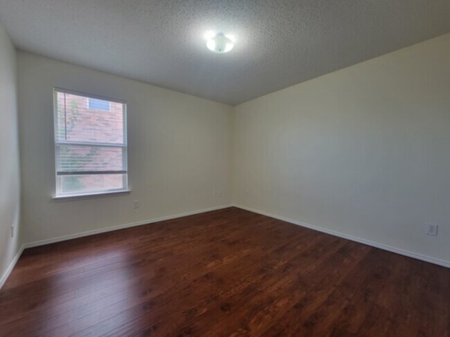 Photo - 3 BEDROOM IN DIAMOND CREEK SUBDIVISION - FORNEY