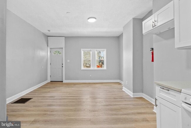 Photo - 510 E Willard St