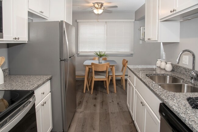 Photo - Crosstown Commons - Income Guidelines Apply