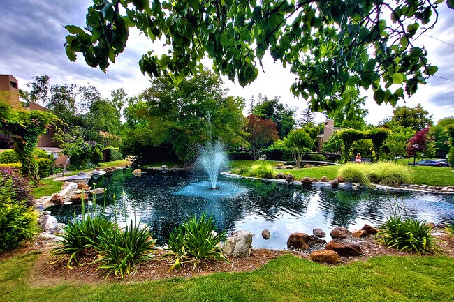 Photo - 724 Woodside Ln E Unidad #4