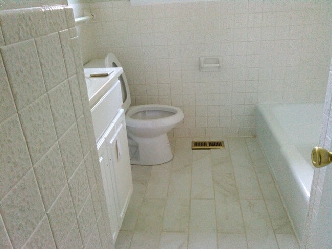 Photo - 1000 Waverly Ave