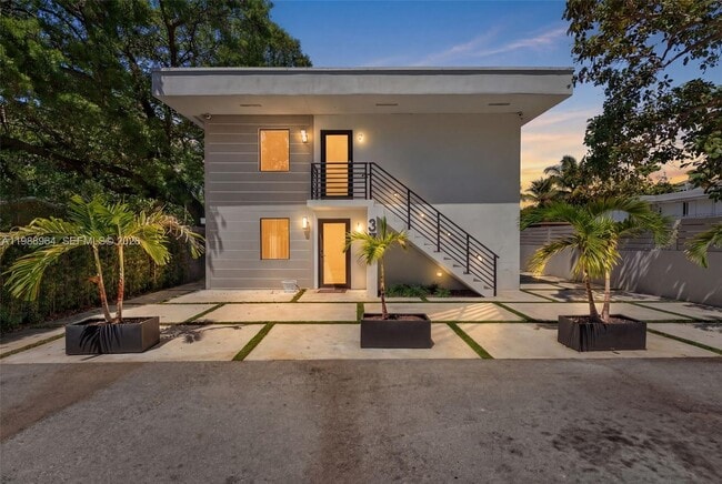 Building Photo - 37 NW 59th St Unit 7