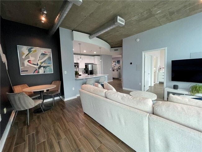 Photo - 923 Peachtree St NE Unidad 1731