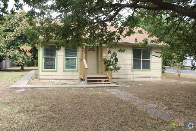 Building Photo - 501 N Lampasas St Rental