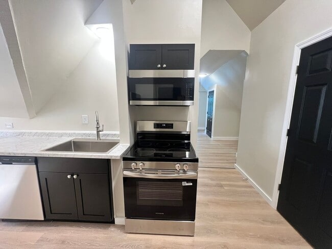 114 Hampden St Unit 114 Hampden St - 3rd Floor